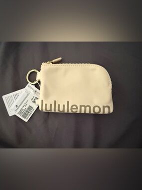 Lululemon Clippable Pouch Buttercream and Sheer Oak